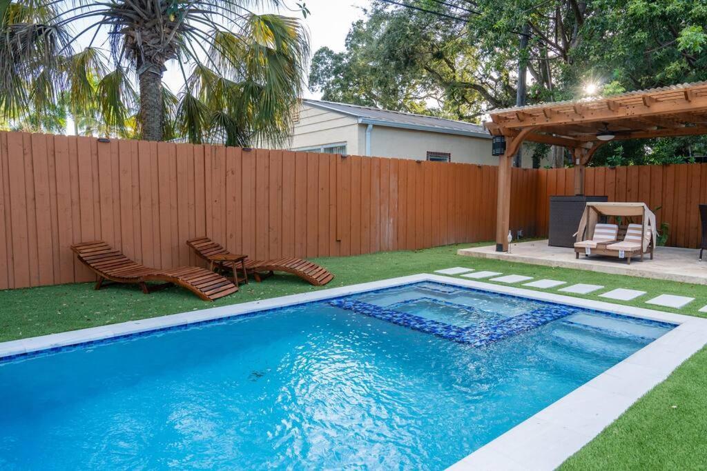 Luxury Retreat 3B ,2Ba Pool , Coral Gables Center Villa Miami Exterior photo