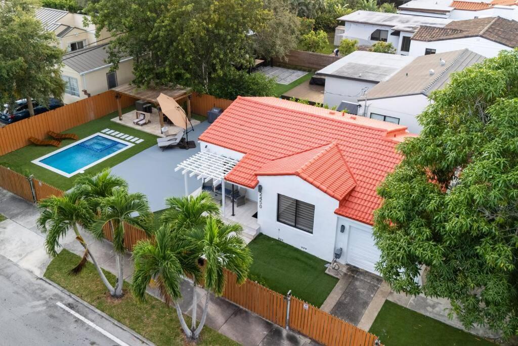 Luxury Retreat 3B ,2Ba Pool , Coral Gables Center Villa Miami Exterior photo