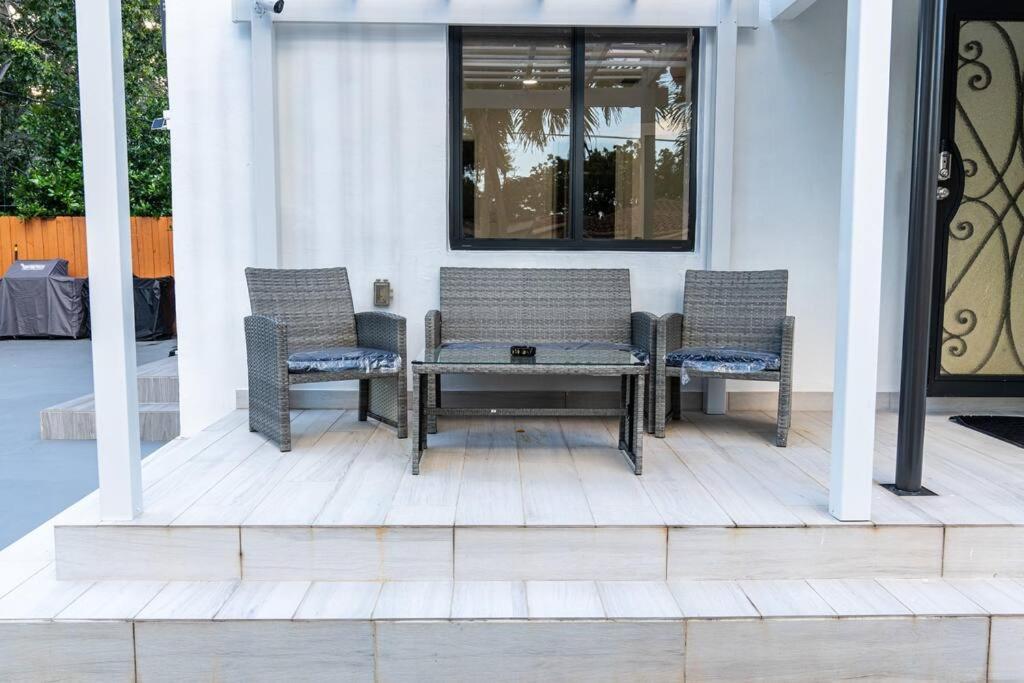 Luxury Retreat 3B ,2Ba Pool , Coral Gables Center Villa Miami Exterior photo