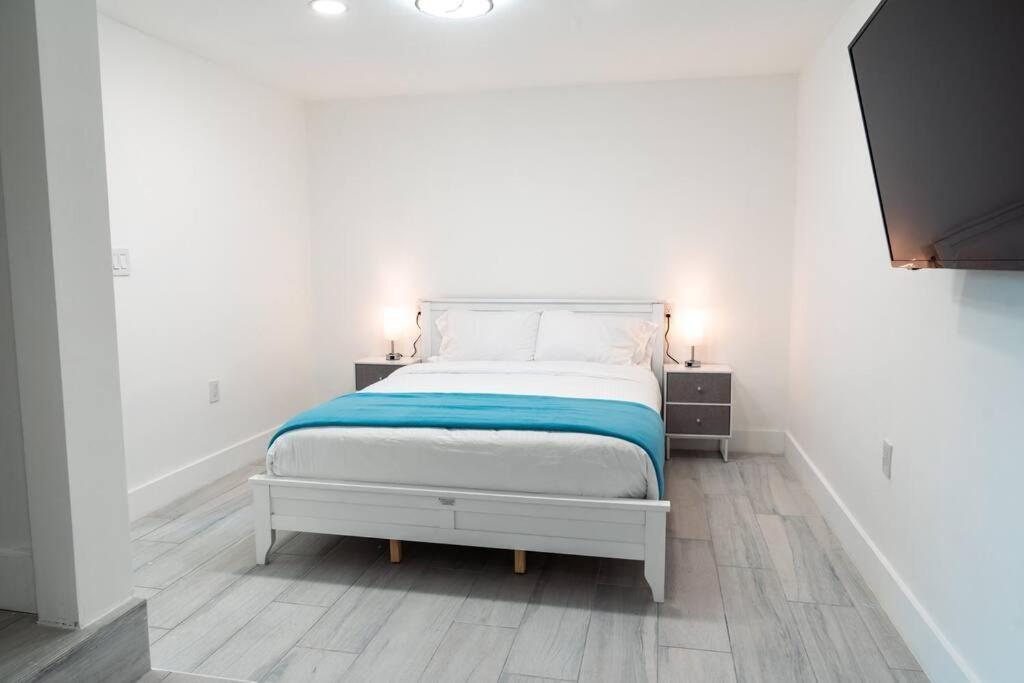 Luxury Retreat 3B ,2Ba Pool , Coral Gables Center Villa Miami Exterior photo