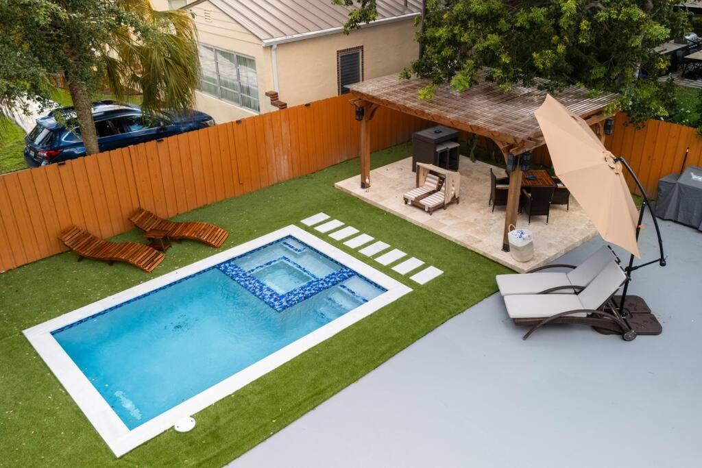 Luxury Retreat 3B ,2Ba Pool , Coral Gables Center Villa Miami Exterior photo