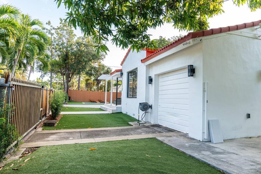 Luxury Retreat 3B ,2Ba Pool , Coral Gables Center Villa Miami Exterior photo