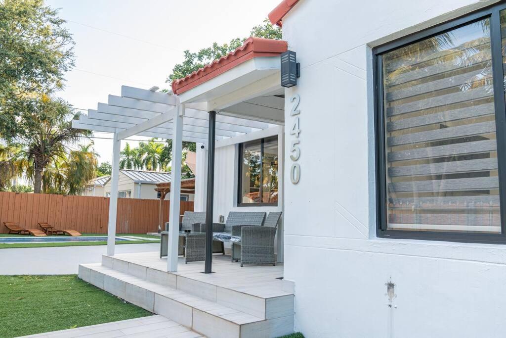 Luxury Retreat 3B ,2Ba Pool , Coral Gables Center Villa Miami Exterior photo