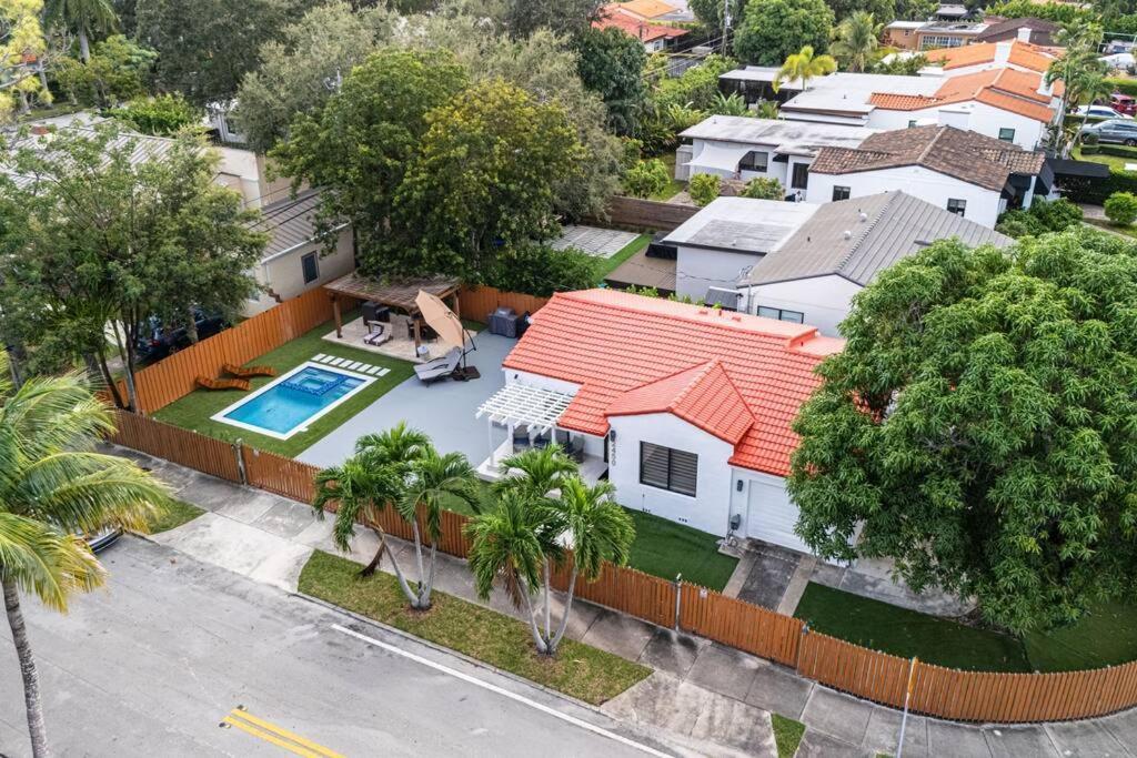 Luxury Retreat 3B ,2Ba Pool , Coral Gables Center Villa Miami Exterior photo