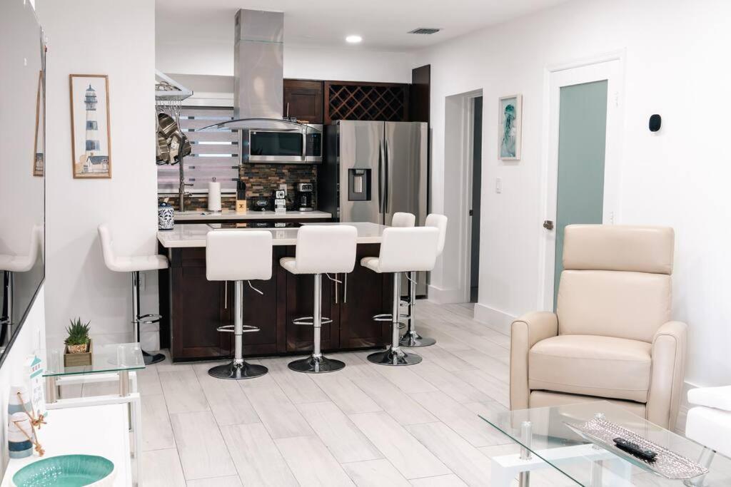 Luxury Retreat 3B ,2Ba Pool , Coral Gables Center Villa Miami Exterior photo